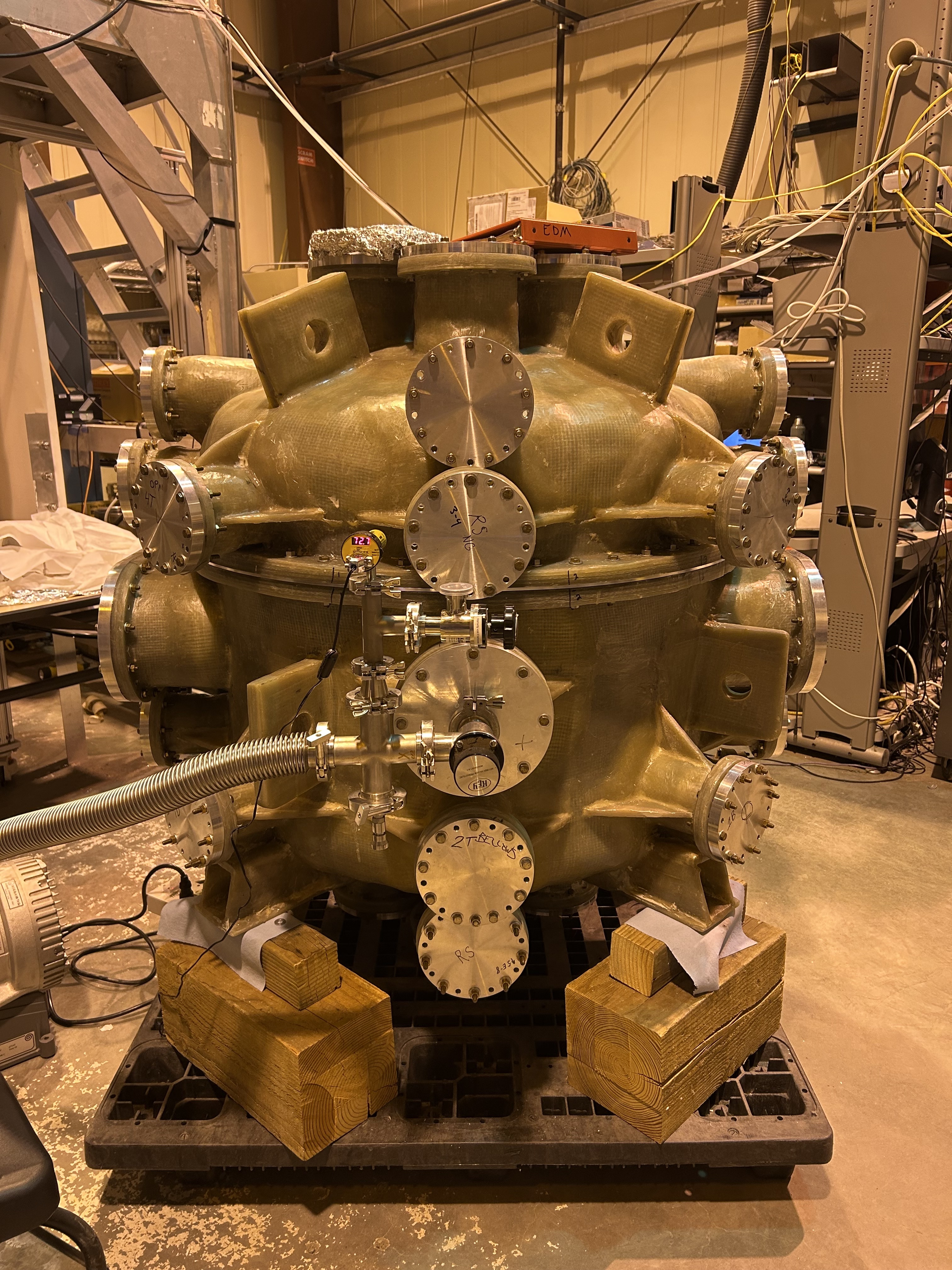nEDM vacuum chamber